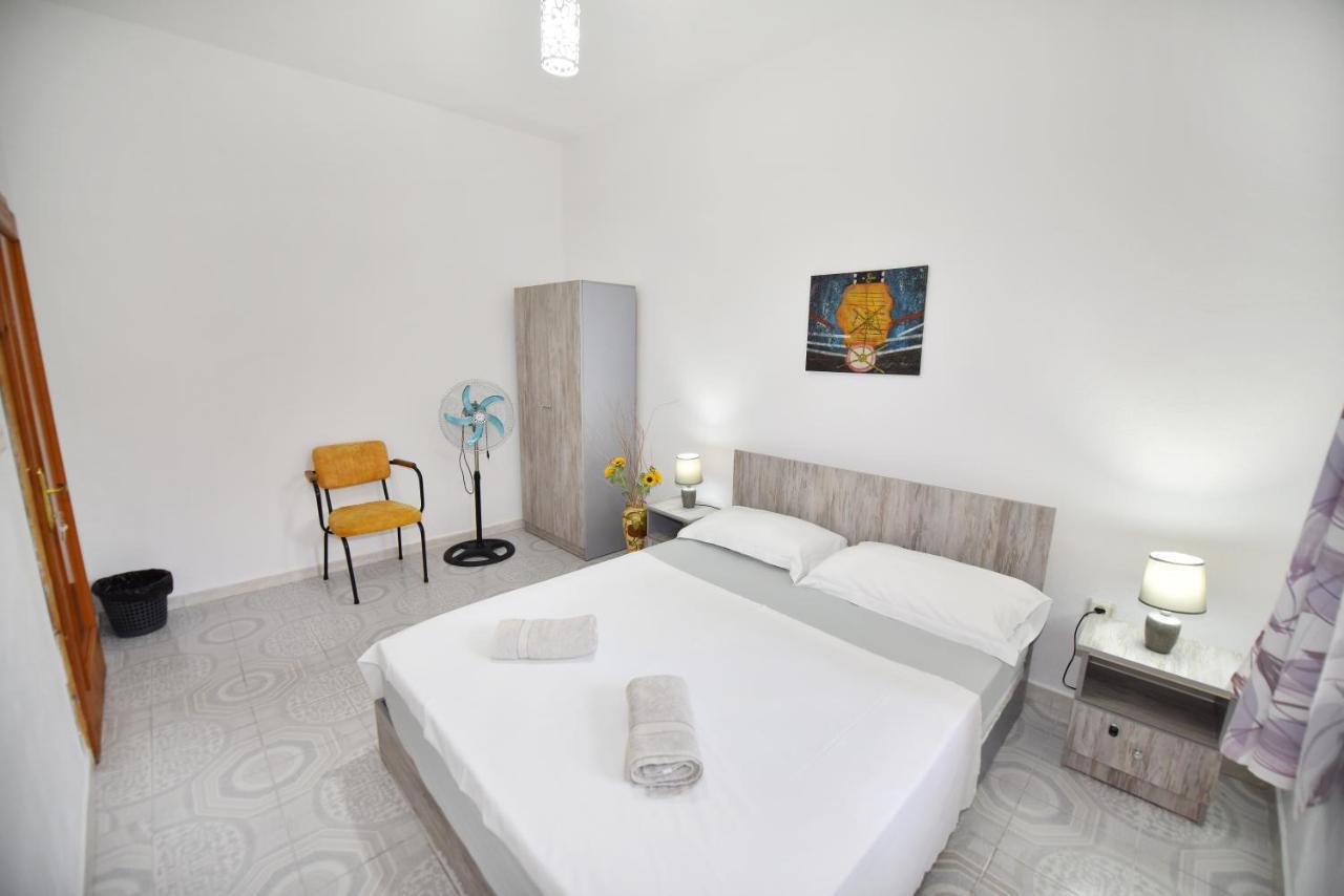 12 B&B Shkodër Buitenkant foto