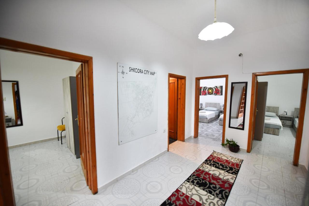 12 B&B Shkodër Buitenkant foto